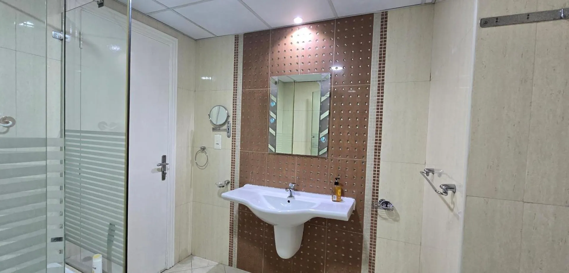 Brand New Luxury 1Br, Pool, Walk To Qasba Canal & Waterfront Close To Shops Sharjah