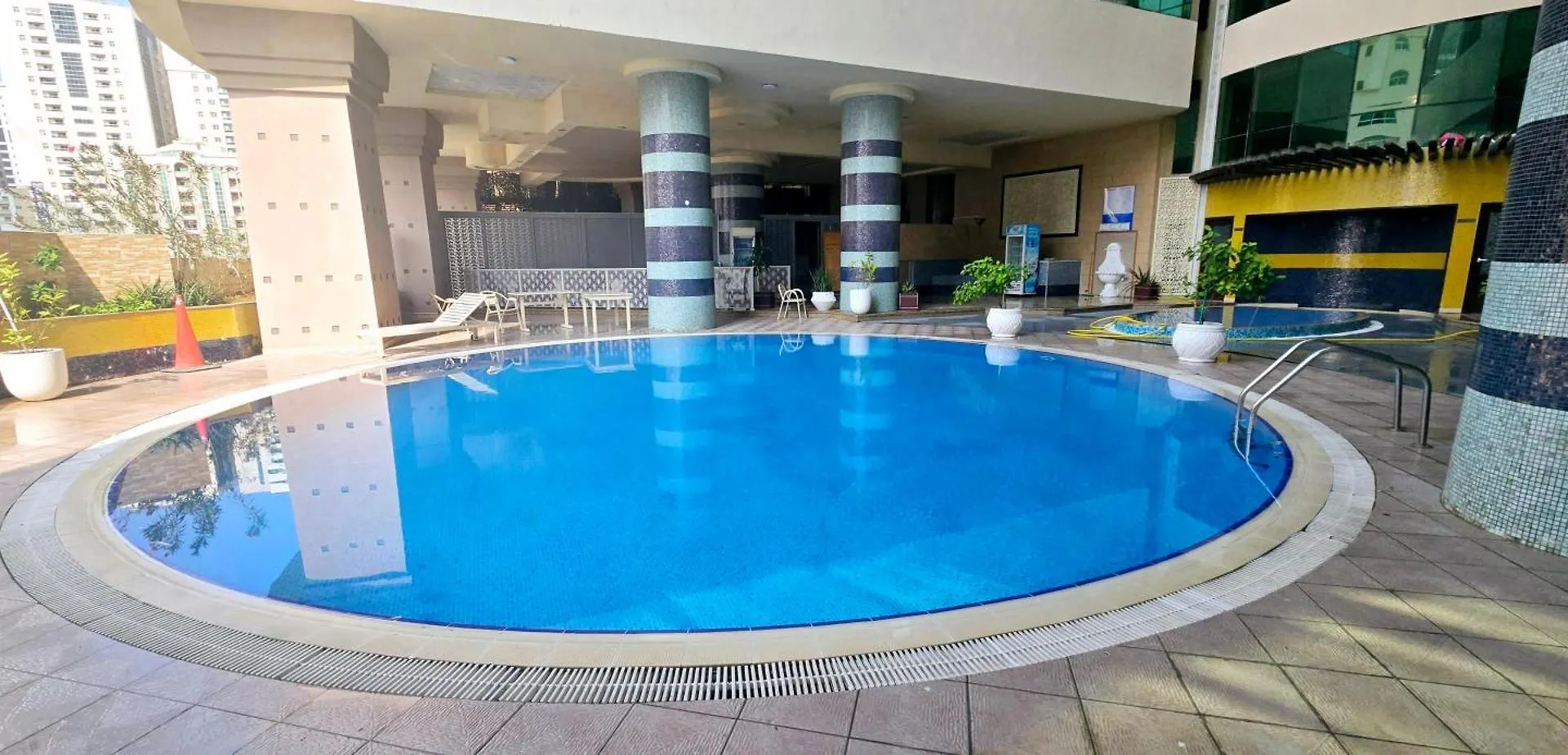 Brand New Luxury 1Br, Pool, Walk To Qasba Canal & Waterfront Close To Shops Sharjah 0*,